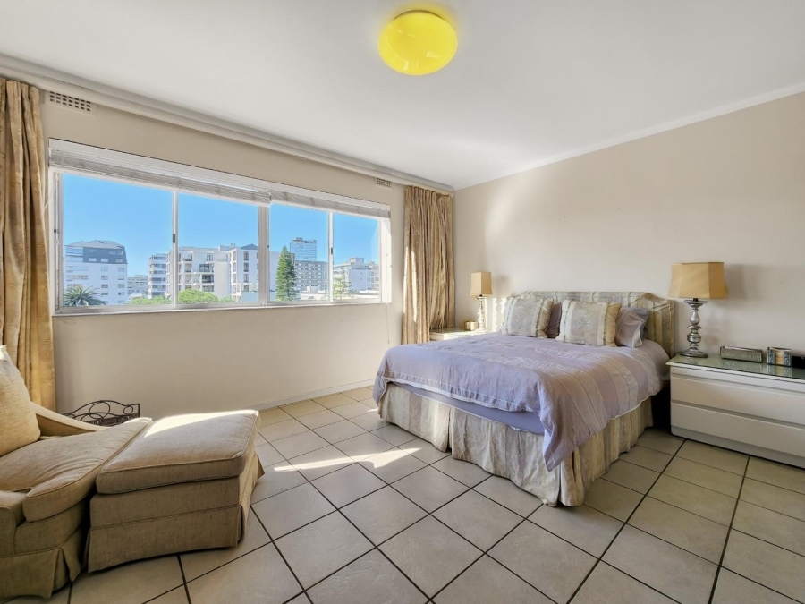 3 Bedroom Property for Sale in Sea Point Western Cape